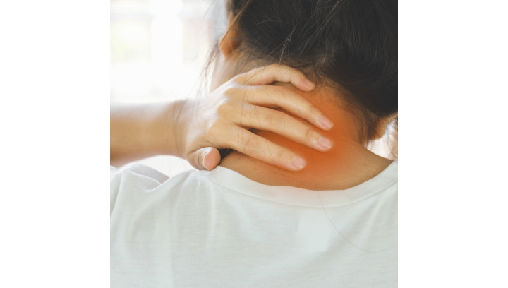 Comment soulager les douleurs cervicales naturellement ? Causes et solutions efficaces